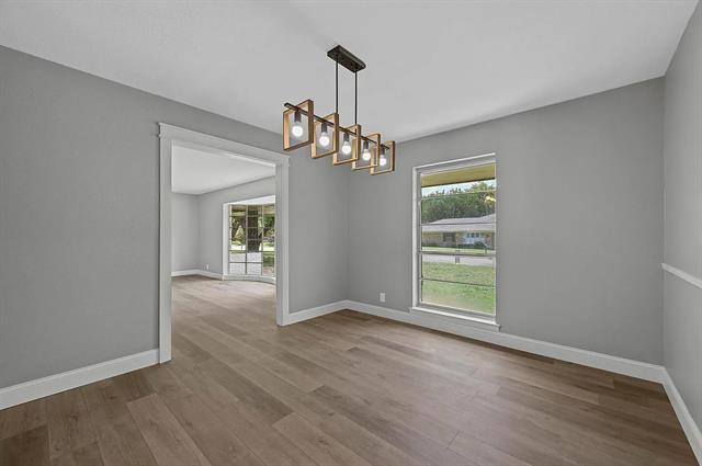 Building Photo - 1400 Crescent Dr
