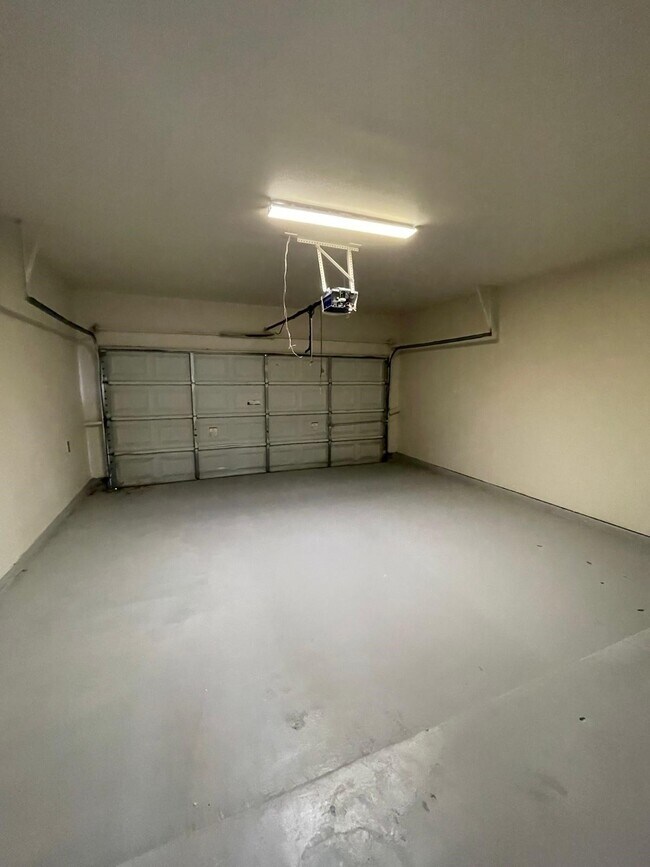 Building Photo - 2926 Loganberry Park Ln