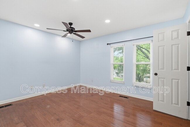 Building Photo - 7668 Chatham Cir NW