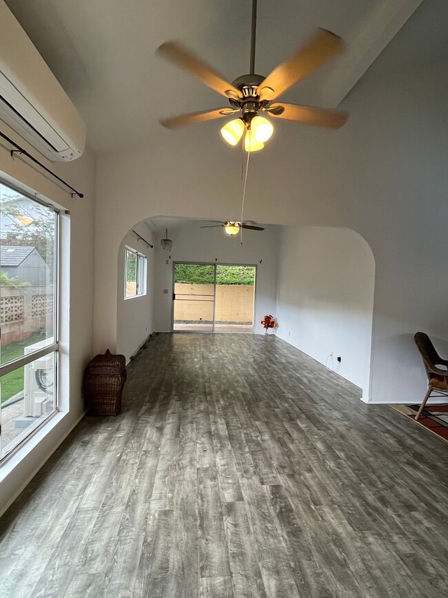 Building Photo - 4/2 SF Home in Royal Kunia!