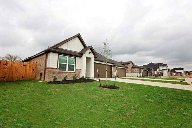 Building Photo - 5034 Pine Haven Lane