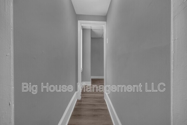 Building Photo - 339 E 25th St
