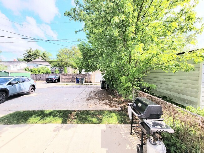 Building Photo - 66 W California Ave