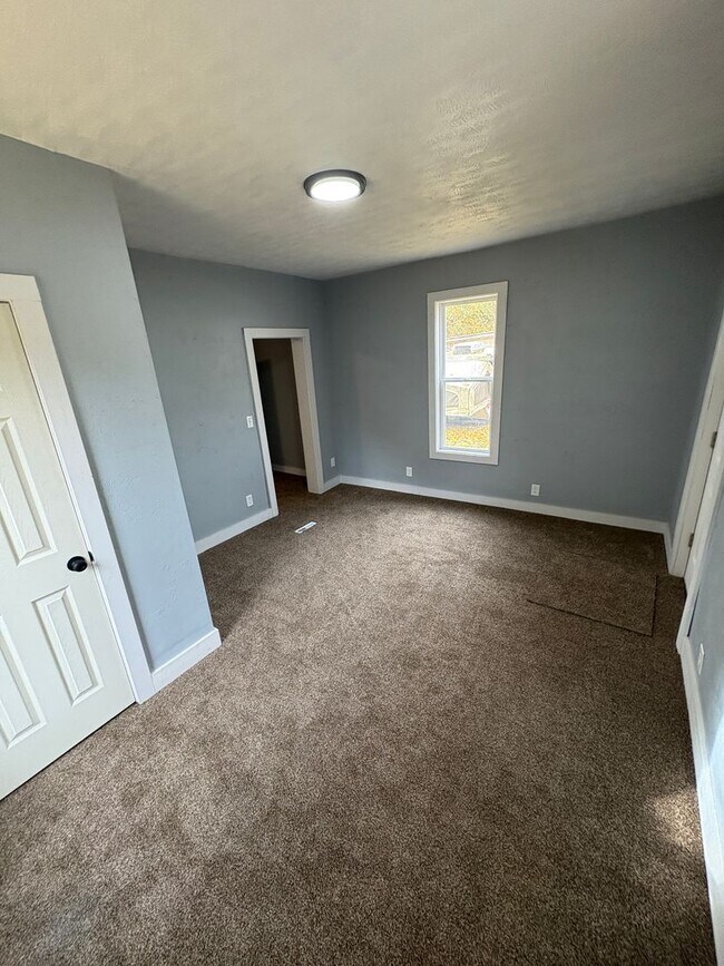 Building Photo - 3 BEDROOM | 2 BATH | SINGLE FAMILY HOME