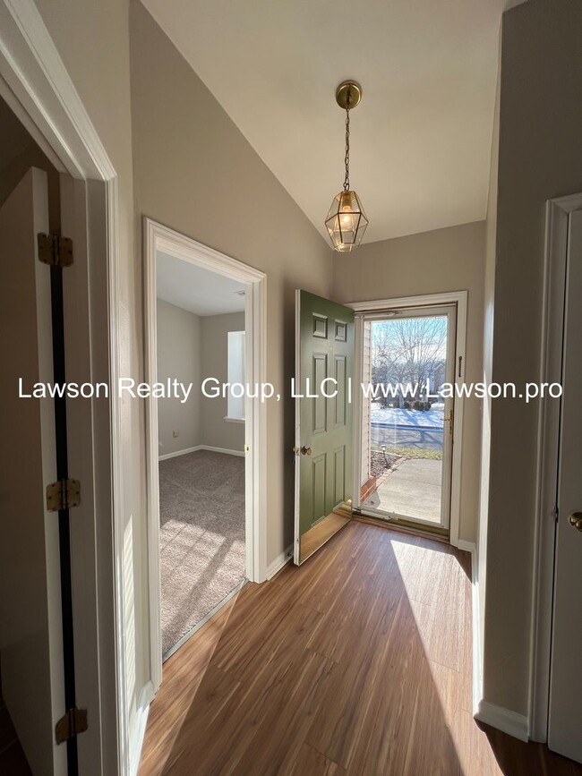 Building Photo - One Level Living in Convenient Roanoke Loc...