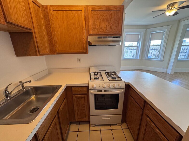 Building Photo - 1125 Commonwealth Ave