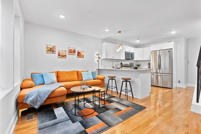 Building Photo - 3025 Baltz St