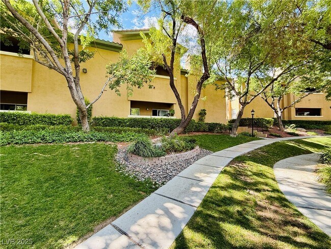 Building Photo - 8716 Red Brook Dr