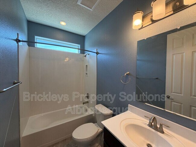 Building Photo - 2861 Walsh Loop SE