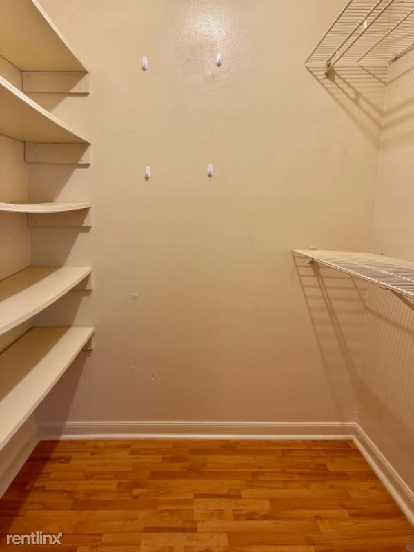 Building Photo - 2 br, 2.5 bath Townhome - 275 Bracewell Dr