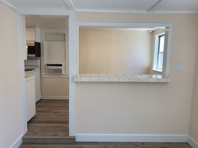 Building Photo - Shaffer480
