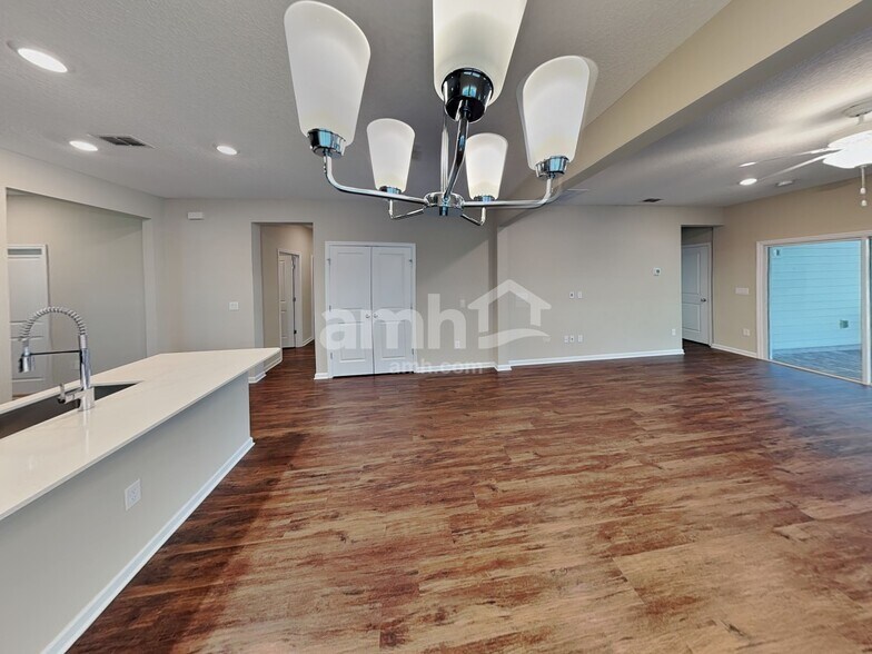 Building Photo - 4131 Woodley Creek Rd
