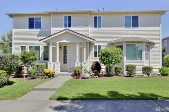 Building Photo - 3 Bedroom Townhome in DuPont