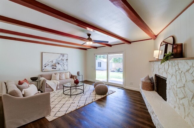 Building Photo - 2553 W Scott Ave