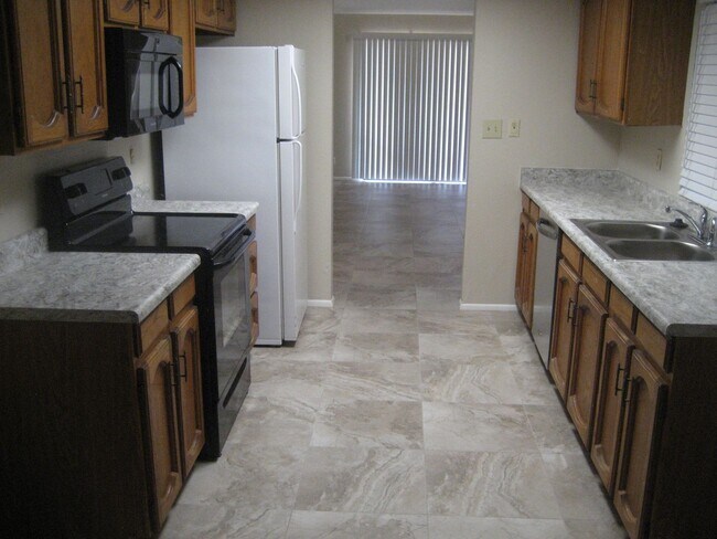 Building Photo - 9117 E Evans Dr