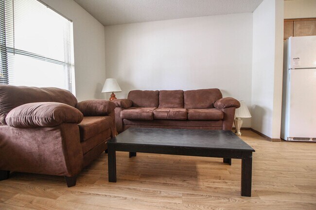 Interior Photo - 506 W Elm