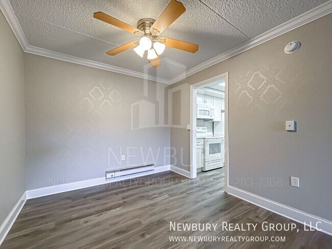 Building Photo - 530 N Main St