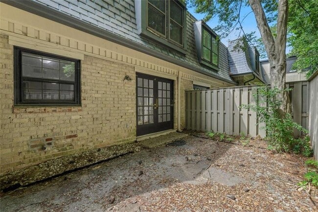Building Photo - 98 La Rue Pl NW
