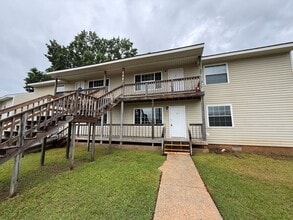 Building Photo - 205 Glenwood Ln