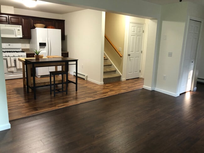 Building Photo - 145 Eden Way