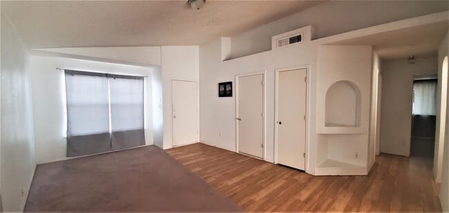 Building Photo - 3400 Tierra Cromo Rd