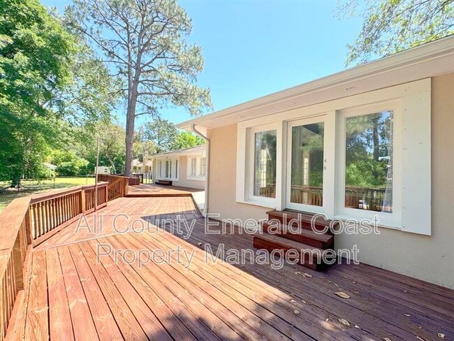 Building Photo - 847 Kell Aire Dr