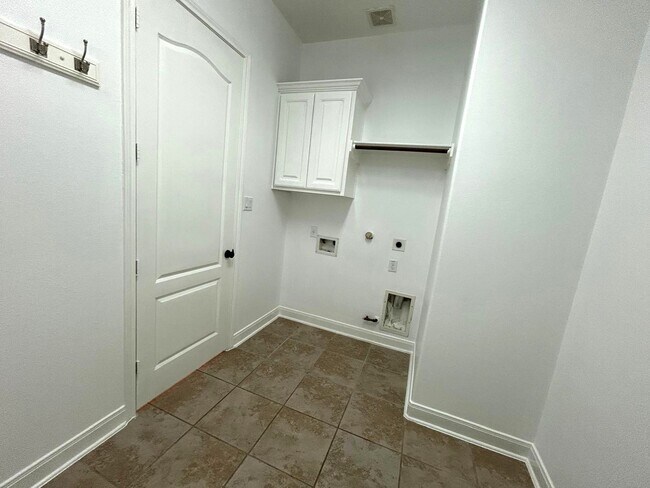 Building Photo - 17423 Hanoverian Dr