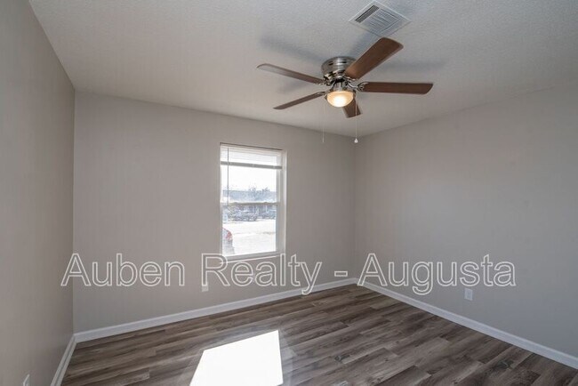 Building Photo - 2311 Walden Dr