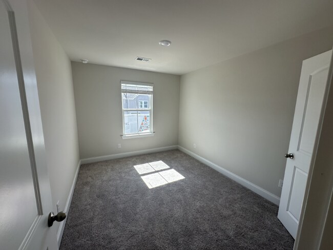 Building Photo - 4525 Skywood Ln