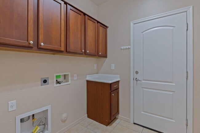 Building Photo - Gorgeous 4 Bedroom Home in Phoenix!