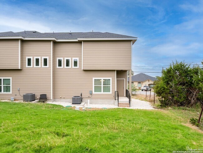 Building Photo - 361 High Dr