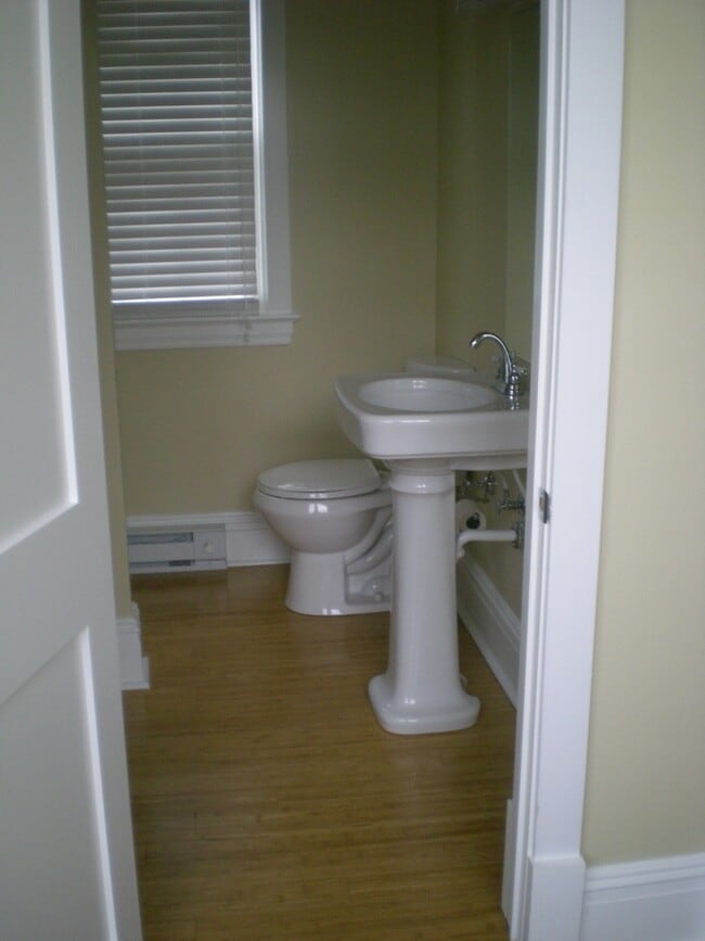 Building Photo - Sunny 3 BR / 2 BA Beautiful Home in Museum...