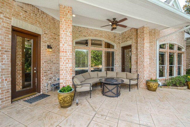 Building Photo - 15302 Bandera Falls Bend