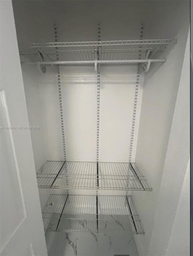 Building Photo - 3400 SW 40th Ave