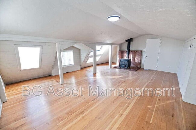 Building Photo - 1723 Bayo Vista Ave