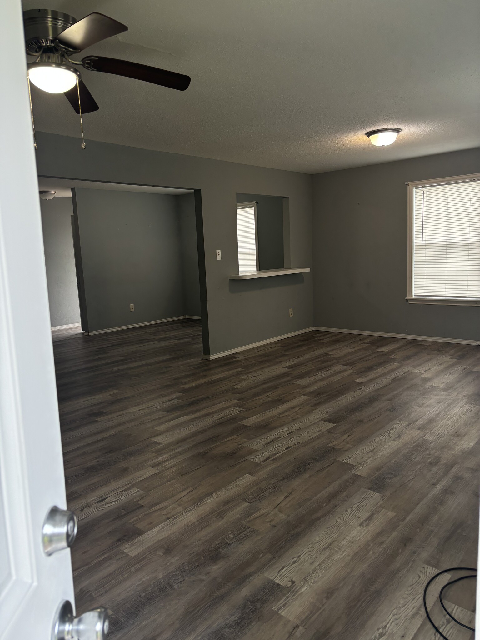 Dining area/ kitchen - 102 Hilltop Dr