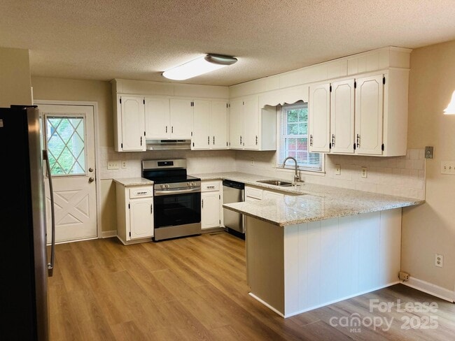 Building Photo - 7984 Secluded Ln