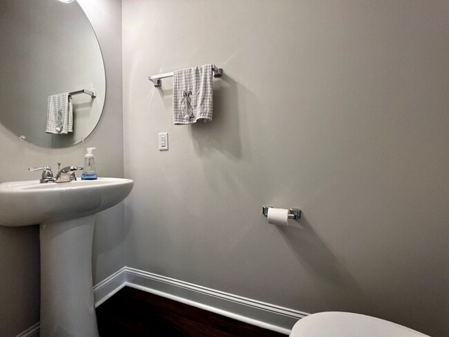 Building Photo - AVAILABLE LATE JANUARY (One Pet Only)