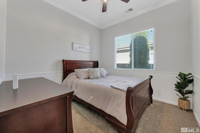 Building Photo - 10577 Eagle Falls Way