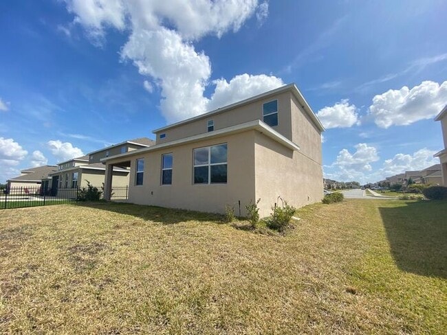 Building Photo - Carlisle Grand-120 Seville Dr Davenport, F...