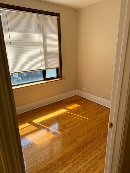 Interior Photo - South Shore Manor