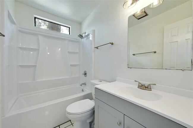Building Photo - 6713 Silvermine Dr