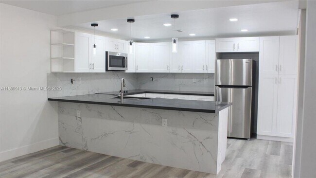 Building Photo - 8810 SW 123rd Ct