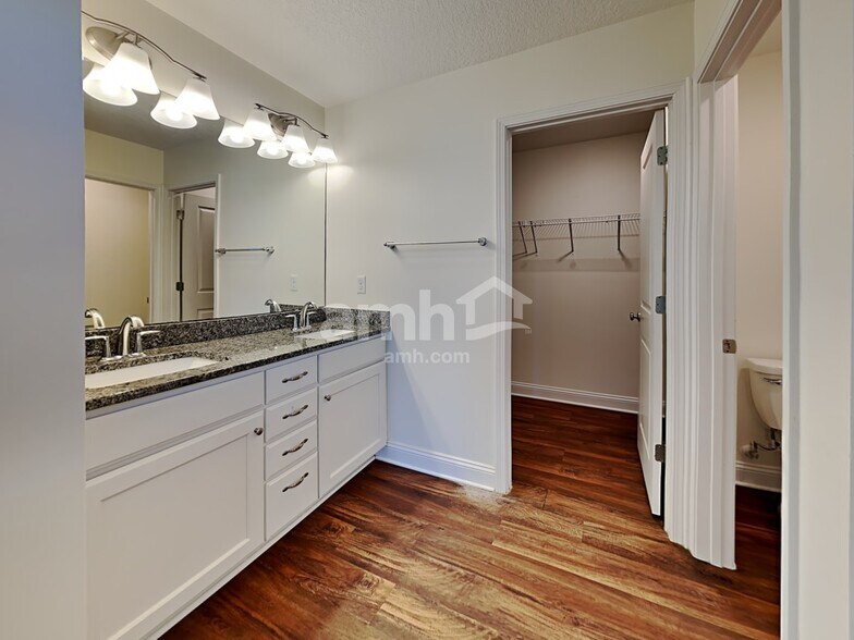 Building Photo - 730 Celebration Lane