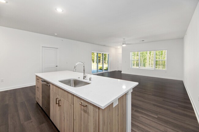 Building Photo - 1811 W Wysteria Ln