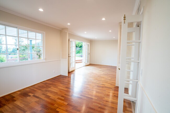 Building Photo - 920 Stewarton Way