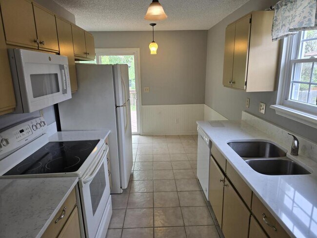Building Photo - 7711 NW 79th Pl