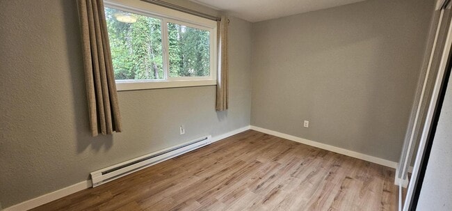 Building Photo - Rent: $2k per month - 2 bed, 1 bath