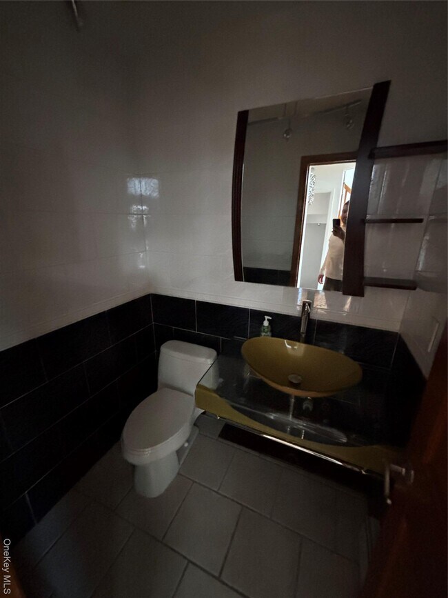 Building Photo - 31 Woodward St