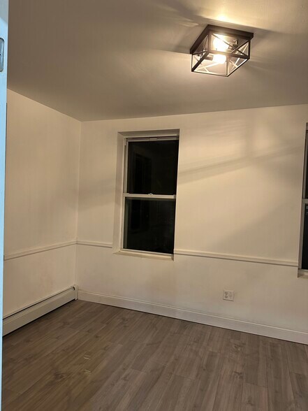 Building Photo - 2571 W 16th St
